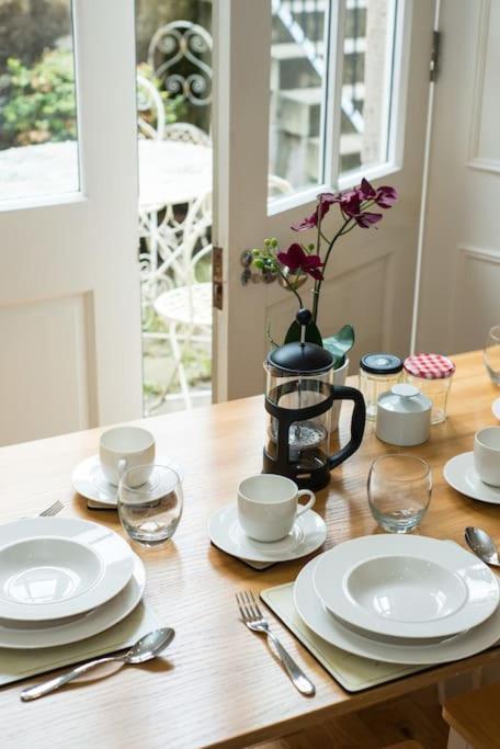 Self Catering , City Centre Apartment With Parking Edinburgh Exterior photo