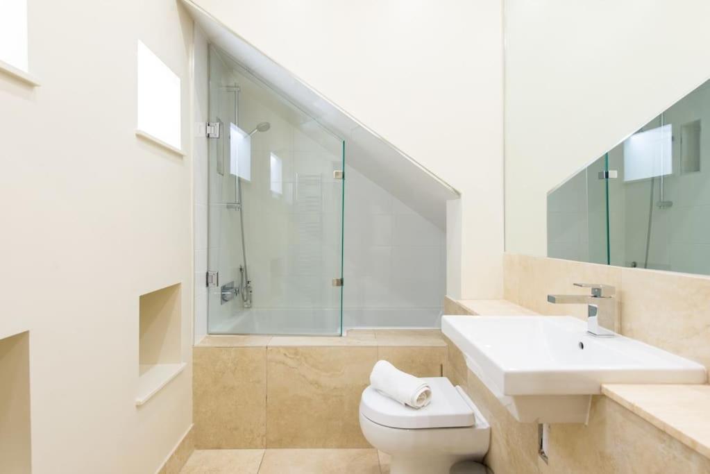 Self Catering , City Centre Apartment With Parking Edinburgh Exterior photo