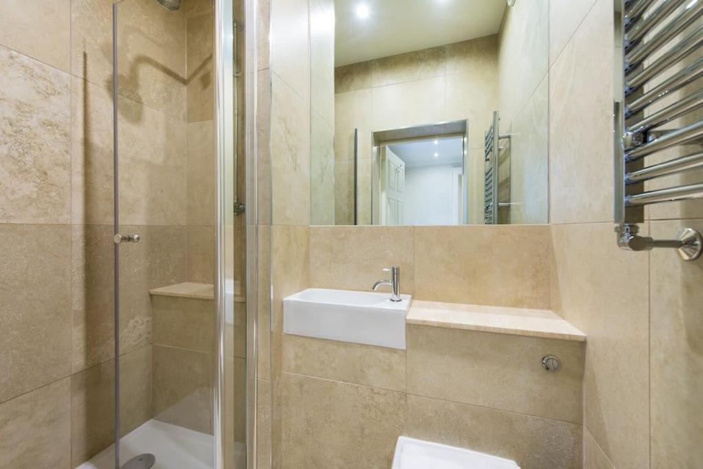 Self Catering , City Centre Apartment With Parking Edinburgh Exterior photo